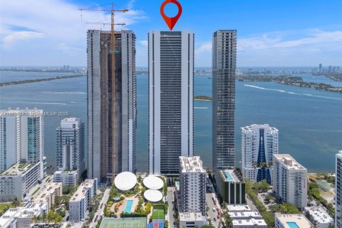 Copropriété à louer à Miami, Floride: 3 chambres № 1968457 - photo 1