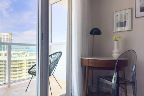 Copropriété à vendre à Miami, Floride: 1 chambre, 69.4 m2 № 1834129 - photo 13