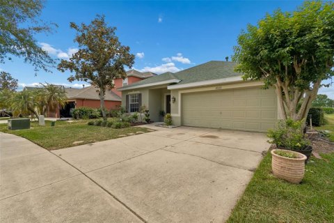House in Tampa, Florida 4 bedrooms, 203.92 sq.m. № 2212062 - photo 2