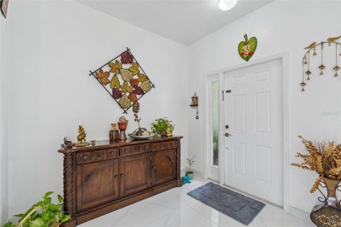 House in Tampa, Florida 4 bedrooms, 203.92 sq.m. № 2212062 - photo 9