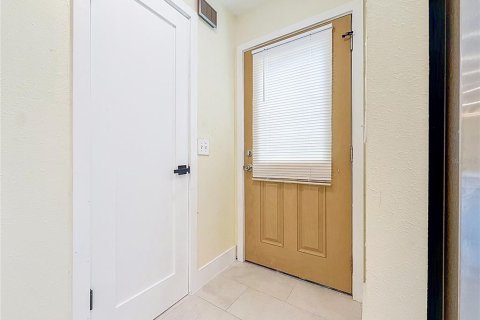 Touwnhouse à louer à Tampa, Floride: 2 chambres, 112.97 m2 № 2394181 - photo 11