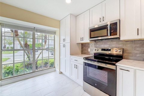 Touwnhouse à louer à Tampa, Floride: 2 chambres, 112.97 m2 № 2394181 - photo 18