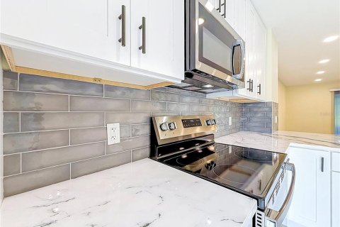 Touwnhouse à louer à Tampa, Floride: 2 chambres, 112.97 m2 № 2394181 - photo 20