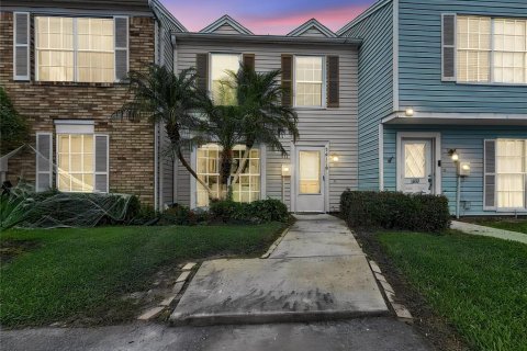 Touwnhouse à louer à Tampa, Floride: 2 chambres, 112.97 m2 № 2394181 - photo 8