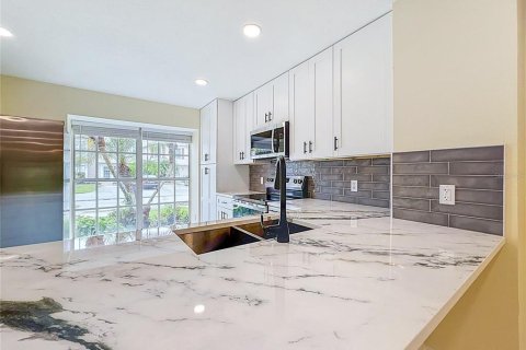 Touwnhouse à louer à Tampa, Floride: 2 chambres, 112.97 m2 № 2394181 - photo 28