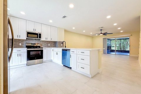Touwnhouse à louer à Tampa, Floride: 2 chambres, 112.97 m2 № 2394181 - photo 14