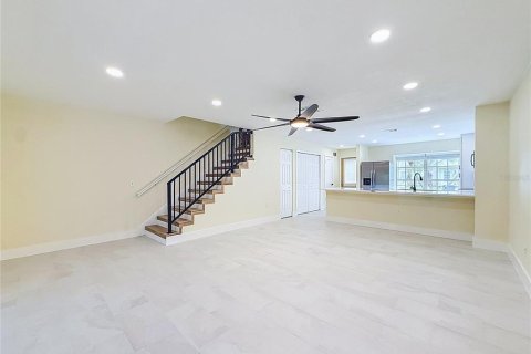 Touwnhouse à louer à Tampa, Floride: 2 chambres, 112.97 m2 № 2394181 - photo 25