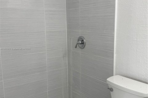 Apartment in Miami, Florida 4 bedrooms, 157 sq.m. № 1967301 - photo 2