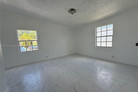 Apartment in Miami, Florida 4 bedrooms, 157 sq.m. № 1967301 - photo 5