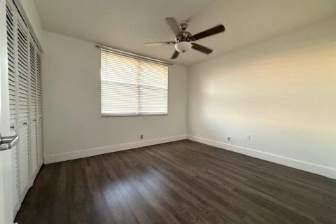 Condo in Deerfield Beach, Florida, 2 bedrooms № 2082665 - photo 13