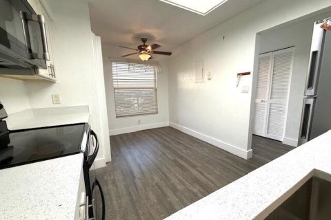 Condo in Deerfield Beach, Florida, 2 bedrooms № 2082665 - photo 8