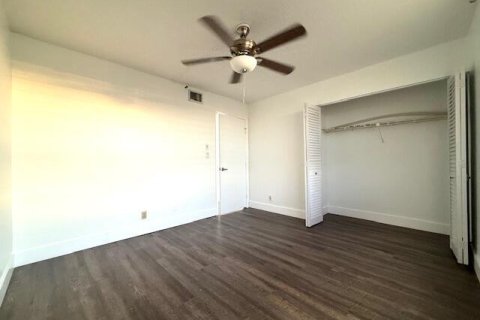 Condo in Deerfield Beach, Florida, 2 bedrooms № 2082665 - photo 12