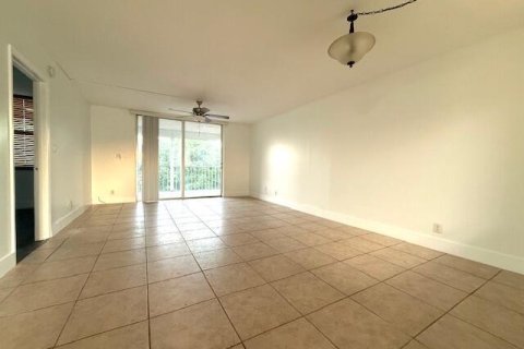 Condo in Deerfield Beach, Florida, 2 bedrooms № 2082665 - photo 29