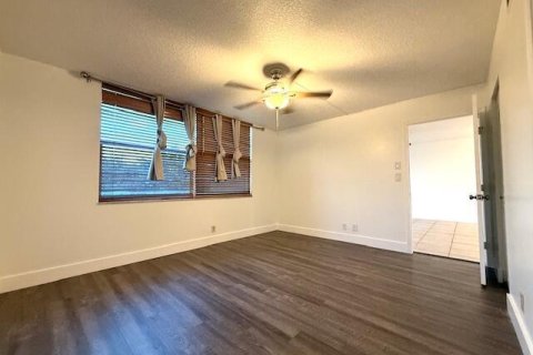 Condo in Deerfield Beach, Florida, 2 bedrooms № 2082665 - photo 26