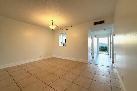 Condo in Deerfield Beach, Florida, 2 bedrooms № 2082665 - photo 17