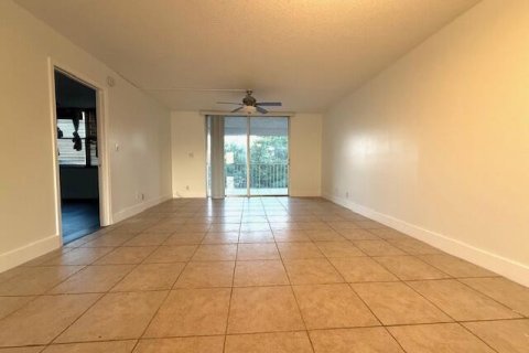 Condo in Deerfield Beach, Florida, 2 bedrooms № 2082665 - photo 30