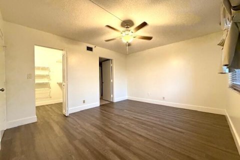 Condo in Deerfield Beach, Florida, 2 bedrooms № 2082665 - photo 24