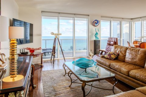 Copropriété à vendre à Hallandale Beach, Floride: 3 chambres, 193.05 m2 № 1995406 - photo 11