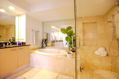 Copropriété à vendre à Hallandale Beach, Floride: 3 chambres, 193.05 m2 № 1995406 - photo 20