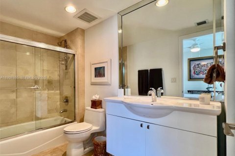 Copropriété à vendre à Hallandale Beach, Floride: 3 chambres, 193.05 m2 № 1995406 - photo 27