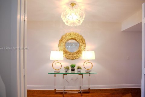 Copropriété à vendre à Hallandale Beach, Floride: 3 chambres, 193.05 m2 № 1995406 - photo 16