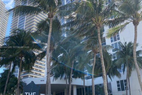 Copropriété à vendre à Hallandale Beach, Floride: 3 chambres, 193.05 m2 № 1995406 - photo 2