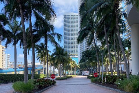 Copropriété à vendre à Hallandale Beach, Floride: 3 chambres, 193.05 m2 № 1995406 - photo 4