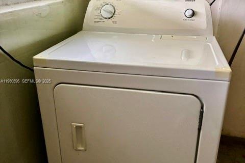 Villa ou maison à louer à Hallandale Beach, Floride: 2 chambres, 112.23 m2 № 1989300 - photo 12