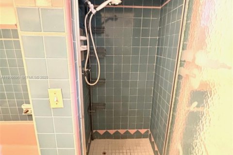 Villa ou maison à louer à Hallandale Beach, Floride: 2 chambres, 112.23 m2 № 1989300 - photo 10