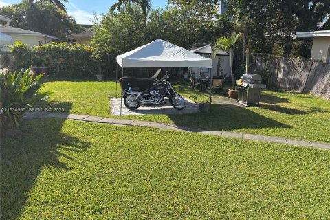 Villa ou maison à louer à Hallandale Beach, Floride: 2 chambres, 112.23 m2 № 1989300 - photo 6