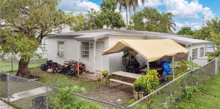 Propiedad comercial en Homestead, Florida 162.76 m2 № 1890934