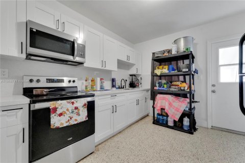 Propiedad comercial en venta en Homestead, Florida, 162.76 m2 № 1890934 - foto 15