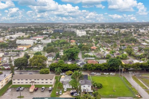 Propiedad comercial en venta en Homestead, Florida, 162.76 m2 № 1890934 - foto 24