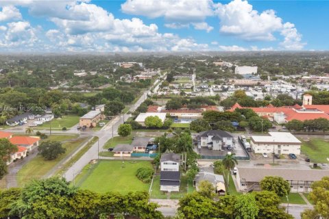 Propiedad comercial en venta en Homestead, Florida, 162.76 m2 № 1890934 - foto 21
