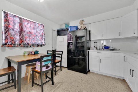 Propiedad comercial en venta en Homestead, Florida, 162.76 m2 № 1890934 - foto 5