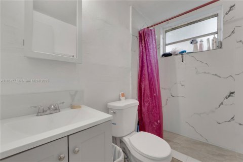 Propiedad comercial en venta en Homestead, Florida, 162.76 m2 № 1890934 - foto 12