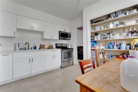 Propiedad comercial en venta en Homestead, Florida, 162.76 m2 № 1890934 - foto 6