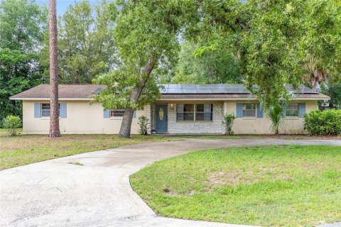 House in Ocala, Florida 4 bedrooms, 192.68 sq.m. № 2214236