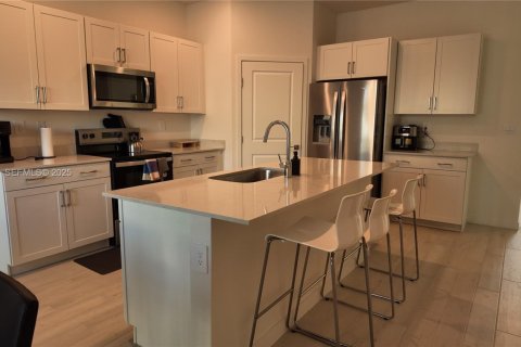 Casa en alquiler en Homestead, Florida, 4 dormitorios, 222.97 m2 № 2060021 - foto 6