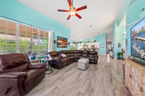 Купить виллу или дом в Палм-Бич-Гарденс, Флорида 2 спальни, 171.22м2, № 1957121 - фото 10