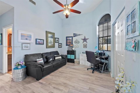 Купить виллу или дом в Палм-Бич-Гарденс, Флорида 2 спальни, 171.22м2, № 1957121 - фото 13