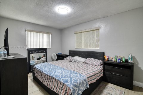 House in Lauderhill, Florida 2 bedrooms, 110.55 sq.m. № 1830136 - photo 13