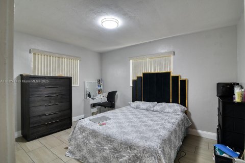 House in Lauderhill, Florida 2 bedrooms, 110.55 sq.m. № 1830136 - photo 15