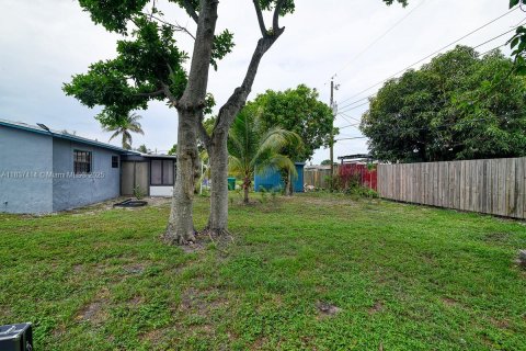 House in Lauderhill, Florida 2 bedrooms, 110.55 sq.m. № 1830136 - photo 18