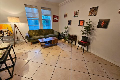 Снять в аренду кондоминиум в Майами-Бич, Флорида 1 спальня, 48.87м2, № 2005433 - фото 3