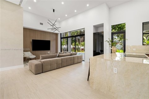 Купить виллу или дом в Майами, Флорида 6 спален, 314.2м2, № 1955894 - фото 12