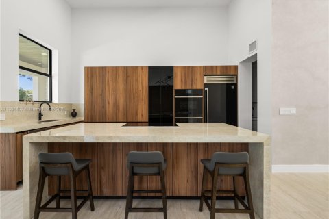 Купить виллу или дом в Майами, Флорида 6 спален, 314.2м2, № 1955894 - фото 14