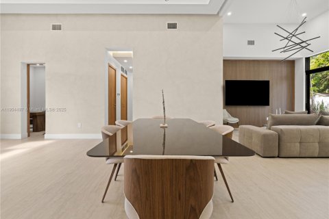 Купить виллу или дом в Майами, Флорида 6 спален, 314.2м2, № 1955894 - фото 22