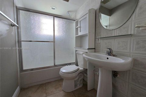 Villa ou maison à louer à Homestead, Floride: 3 chambres, 157.93 m2 № 1996802 - photo 7