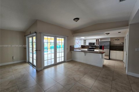 Villa ou maison à louer à Homestead, Floride: 3 chambres, 157.93 m2 № 1996802 - photo 3